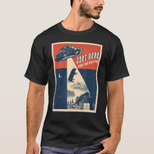 Alien Farm Abduction Beam  Retro Bacon  UFO Pig T-Shirt