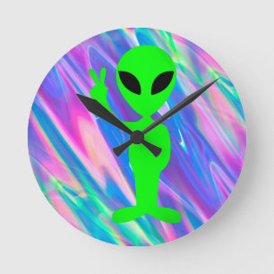 alien hologram round clock