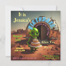 Alien mignon avec Invitation de gâteau d'anniversa