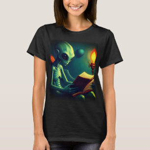 ALIEN READING T-Shirt
