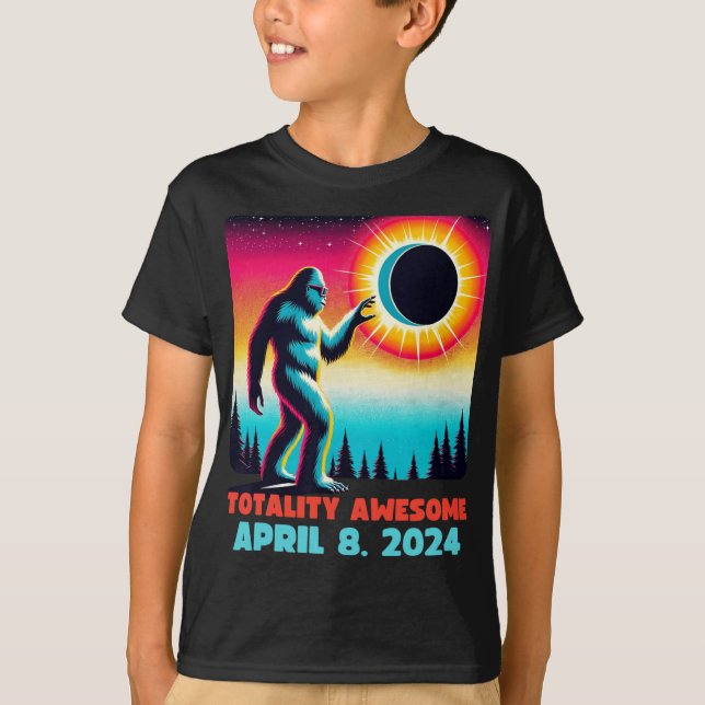 Alien Total Solar Eclipse 4.08.2024 Apparel  T-Shirt (Front)