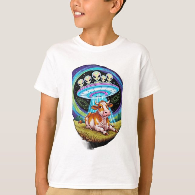 Aliens abducting cows but the cow looks happy or r T-Shirt (Front)