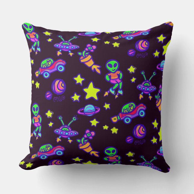 Aliens And Stars In Outer Space Print Throw Pillow (Front)