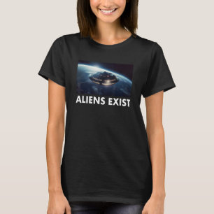 Aliens Exist Vaporwave Style UFO Alien Abduction T-Shirt