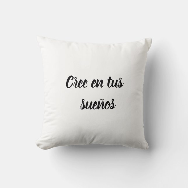 Almodia cree en tus sueños throw pillow (Front)