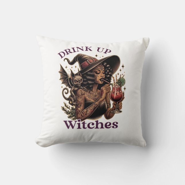 Almofada (Pillow) Beba com As Bruxas Throw Pillow (Front)