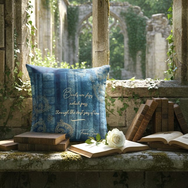 Alte Bücher - goldene Ornamente - blau  |  Throw Pillow (Romantisches blaues Kissen mit alten Büchern und goldenen Ornamenten)