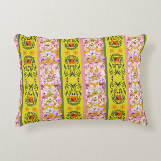 Amarelo Accent Pillow