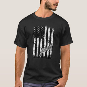 American Deer Hunter Patriotic Funny Camo US Flag  T-Shirt