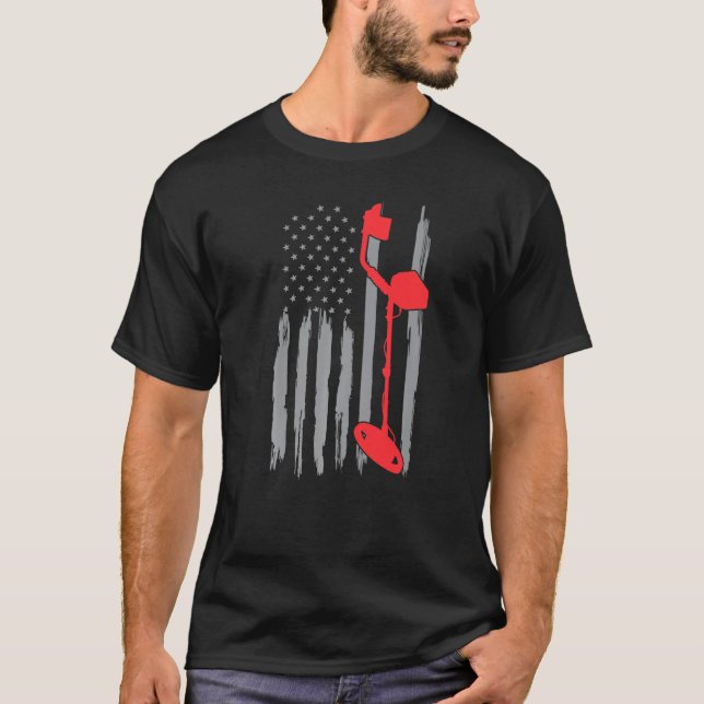 American Flag Metal Detector Metal Detecting T-Shirt (Front)