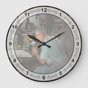Americana - Radio - The conspiracy expert - 1948 Large Clock