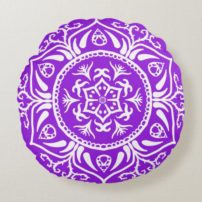 Amethyst Mandala Round Pillow (Front)