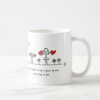 Amour en tant que grande tasse par des coeurs et