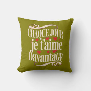 Amour pour Toujours Throw Pillow