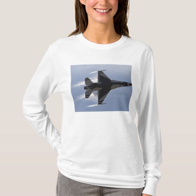 An F-16 Fighting Falcon pulls high G's T-Shirt (Front)