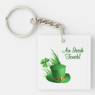 An Irish Touch Leprechaun Clove Hat in Grass Keychain
