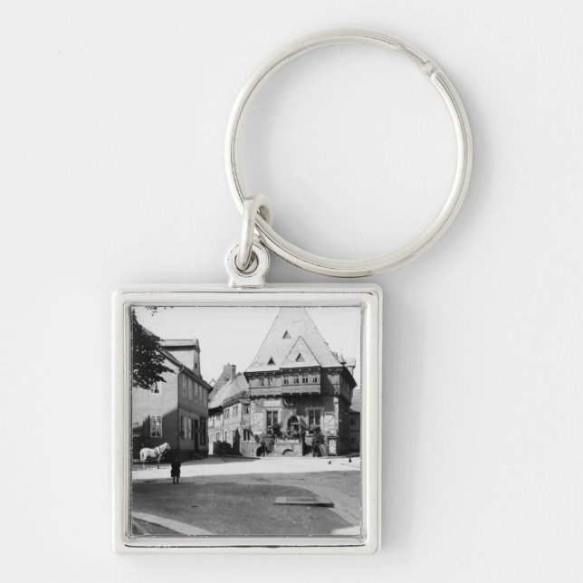 An old Hotel in the Town Square, Goslar, c.1910 Keychain (Front)