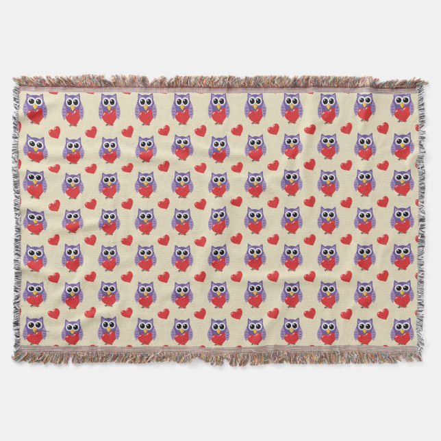 An Owly Love Pattern Throw Blanket (Front)