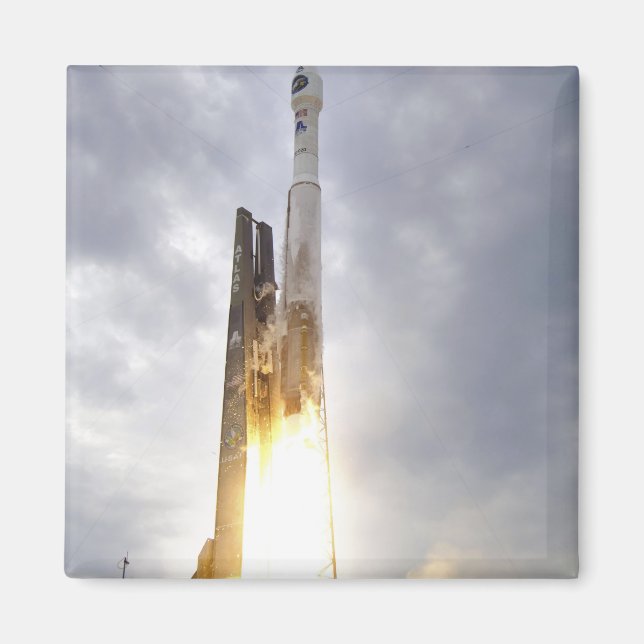 An United Launch Alliance Atlas V rocket lifts Magnet (Front)