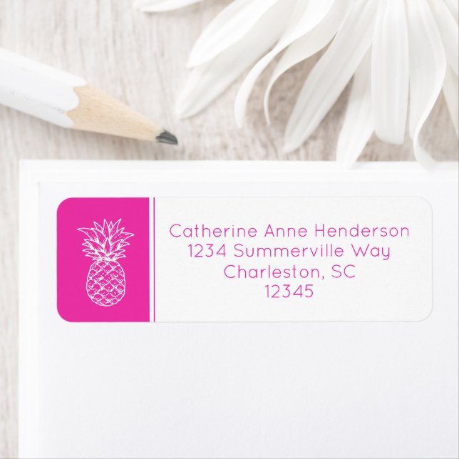 Ananas rose tropicale Preppy Personnalisé (En situation)