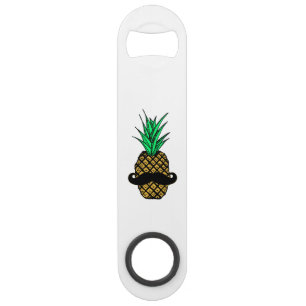 Ananas tropical drôle avec la moustache