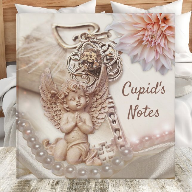Ange romantique Amour Classeur floral (Bohemian chic binder featuring a romantic design with an angel, pearls, flower and the key to love)