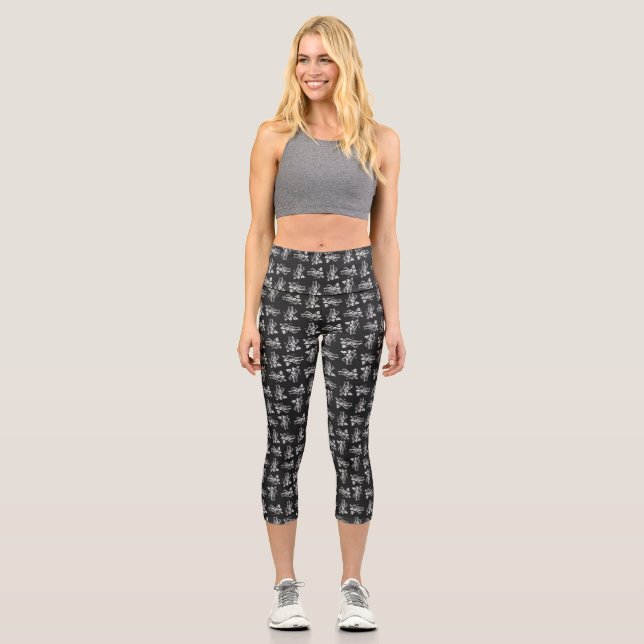 Angel boy sculpture motif pattern capri leggings (Front)