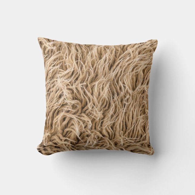 Animal fur throw pillow (Front)