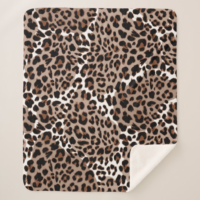 Animal print pattern sherpa blanket (Front)
