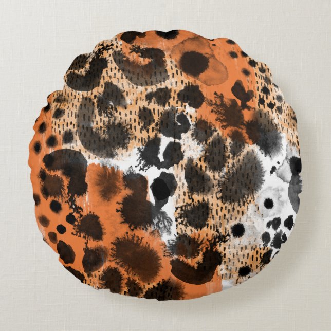 Animal skin: creative leopard pattern. round pillow (Front)