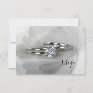 Anneaux Mariages diamant sur carte RSVP gris