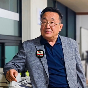 Anti trump feminist protest slogan red black 4 inch round button