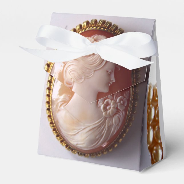 Antique Cameo and pearls Favor Box (Front Side)