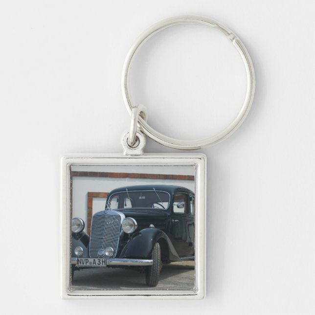 antique mercedes 3 keychain (Front)