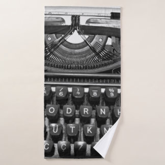 antique old typewriter used in correspondence60s r bath towel