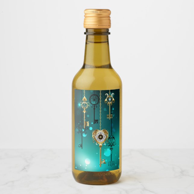 Antique Skeleton Keys on Green Background Wine Label (Front)