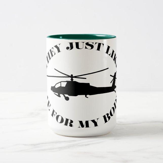 Apache Helicopter drôle de tasse (Centre)
