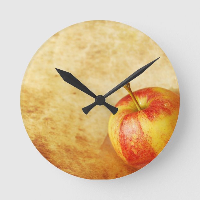 Apple vintage design round clock (Front)