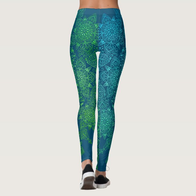 Arabesque Pattern Green Grande × Blue Base Leggings (Back)