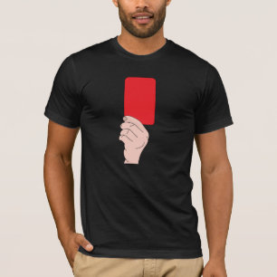 Arbitre montrant un T-shirt d'hommes de carte