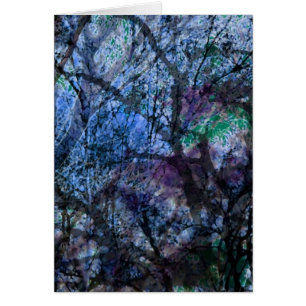 Arbres stratifiés au crépuscule