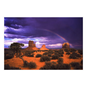 Arc-en-ciel au-dessus de copie de photo de vallée
