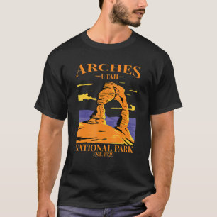 Arches National Park Hiking Utah Vacation T-Shirt