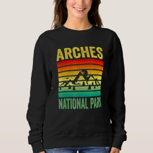 Arches National Park Moab Utah Retro Sunset Souven Sweatshirt