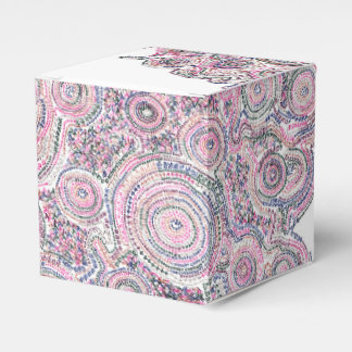 Arithmetic mandala with white triangles favor box