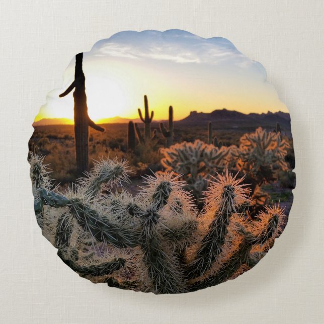 Arizona Sunset Sonoran Desert With Saguaro Cactus Round Pillow (Front)