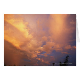 Arrangement de Sun derrière des nuages