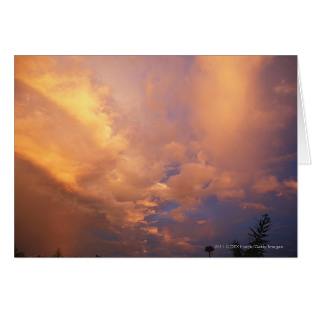 Arrangement de Sun derrière des nuages (Devant horizontal)