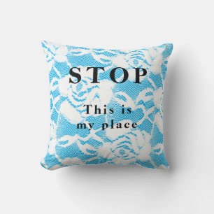 Arrêt - coussin jeté