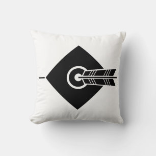 Arrow hit target throw pillow